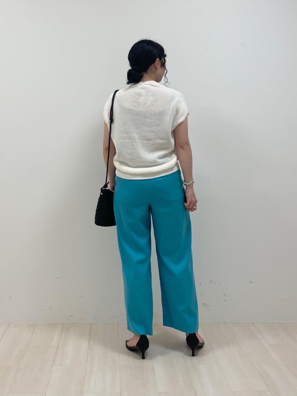 kanaさんの「INDIVI｜【褒められパンツ／洗える／ウエストゴム】ワイドタックパンツ」を使ったコーディネート