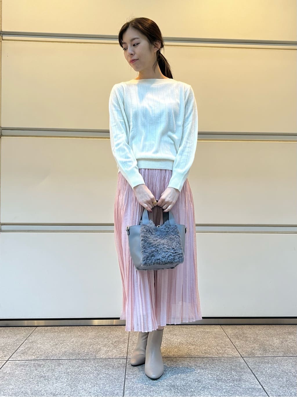 フジワラさんの「UNTITLED｜【日本製／2WAY衿】スタンドカラー ロングコート」を使ったコーディネート