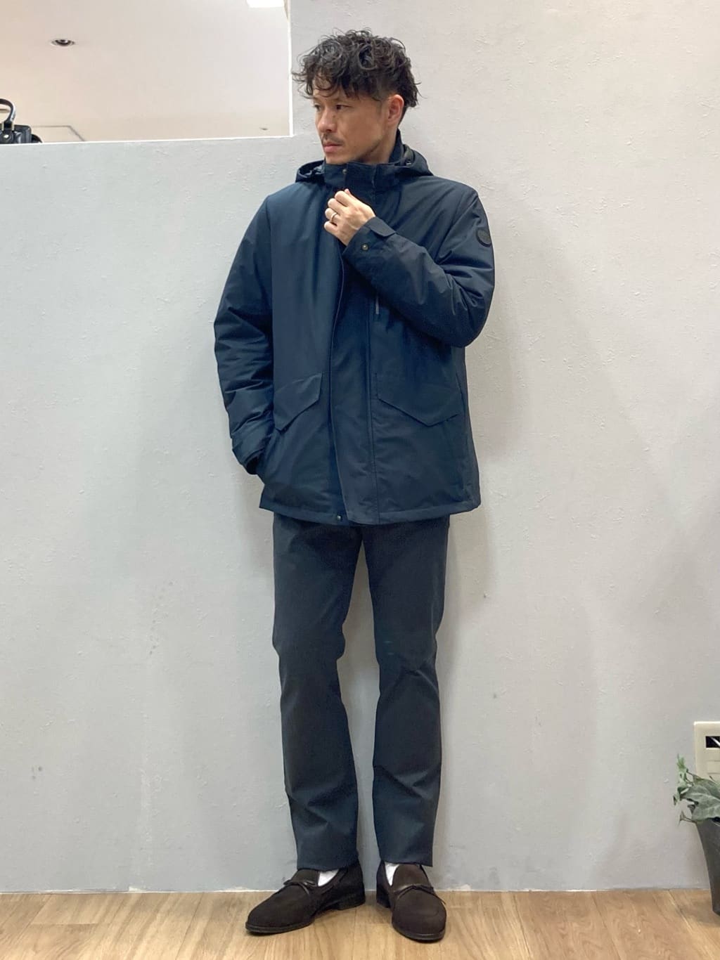 シュンさんの「TAKEO KIKUCHI｜【全7サイズ&times;8色展開！】トップマルチヘリンボン パンツ」を使ったコーディネート