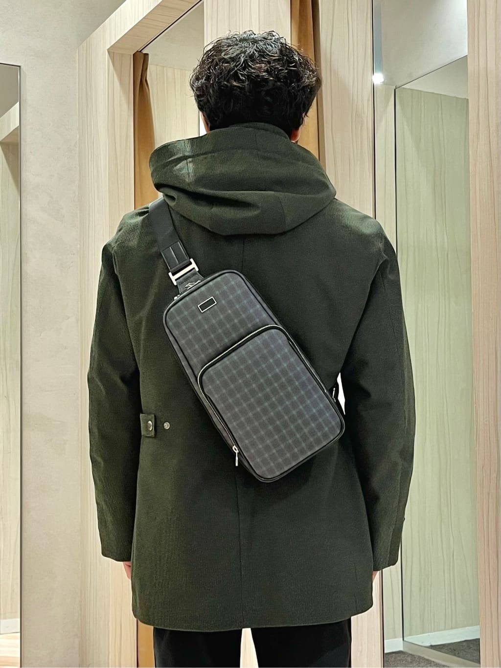 URAさんの「TAKEO KIKUCHI｜【Made in JAPAN】播州織 ストレッチ パンツ」を使ったコーディネート