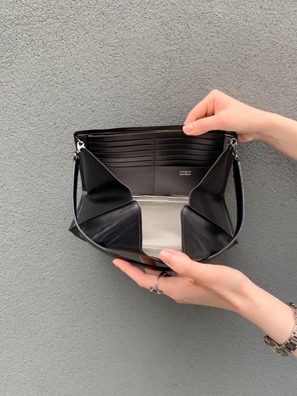 Iさんの「HIROKO HAYASHI｜LEO NECESSARIO（レオ ネチェサリオ）ショルダー付き長財布」を使ったコーディネート
