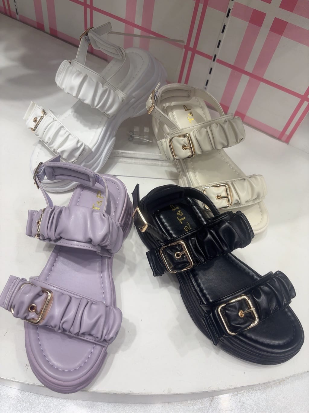 ふみのさんの「ESPERANZA｜厚底クシュクシュベルトスポサン」を使ったコーディネート