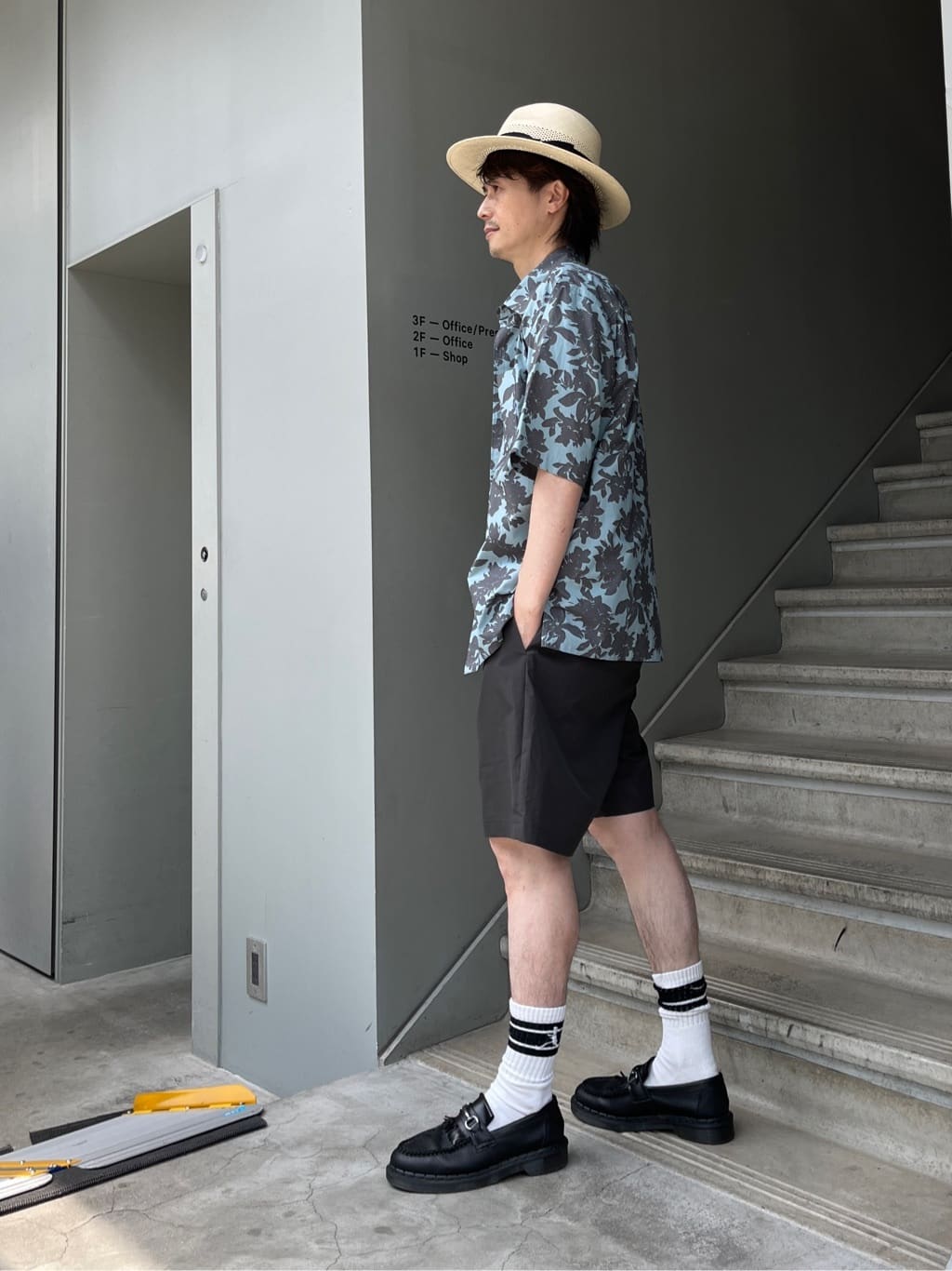 Shintaroさんの「TAKEO KIKUCHI｜【抗菌防臭／5サイズ展開】ハイゲージポンチ Tシャツ」を使ったコーディネート