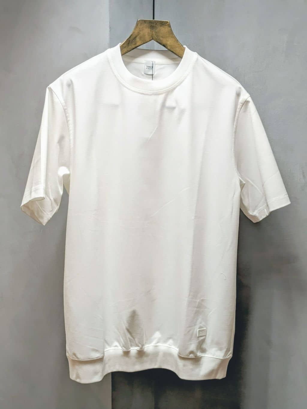 yasuさんの「TAKEO KIKUCHI｜【抗菌防臭／5サイズ展開】ハイゲージポンチ Tシャツ」を使ったコーディネート