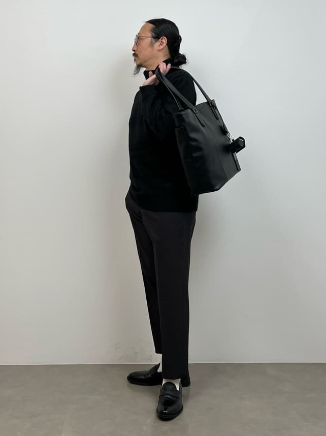 川口(髭長髪)さんの「TAKEO KIKUCHI｜コインローファー」を使ったコーディネート
