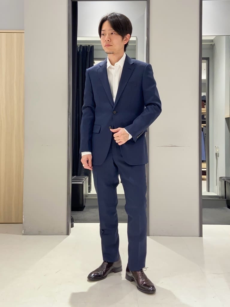 わいずみさんの「TAKEO KIKUCHI｜【Three by Three】シャイニーシャークピンヘッド スーツ/3ピース対応可」を使ったコーディネート