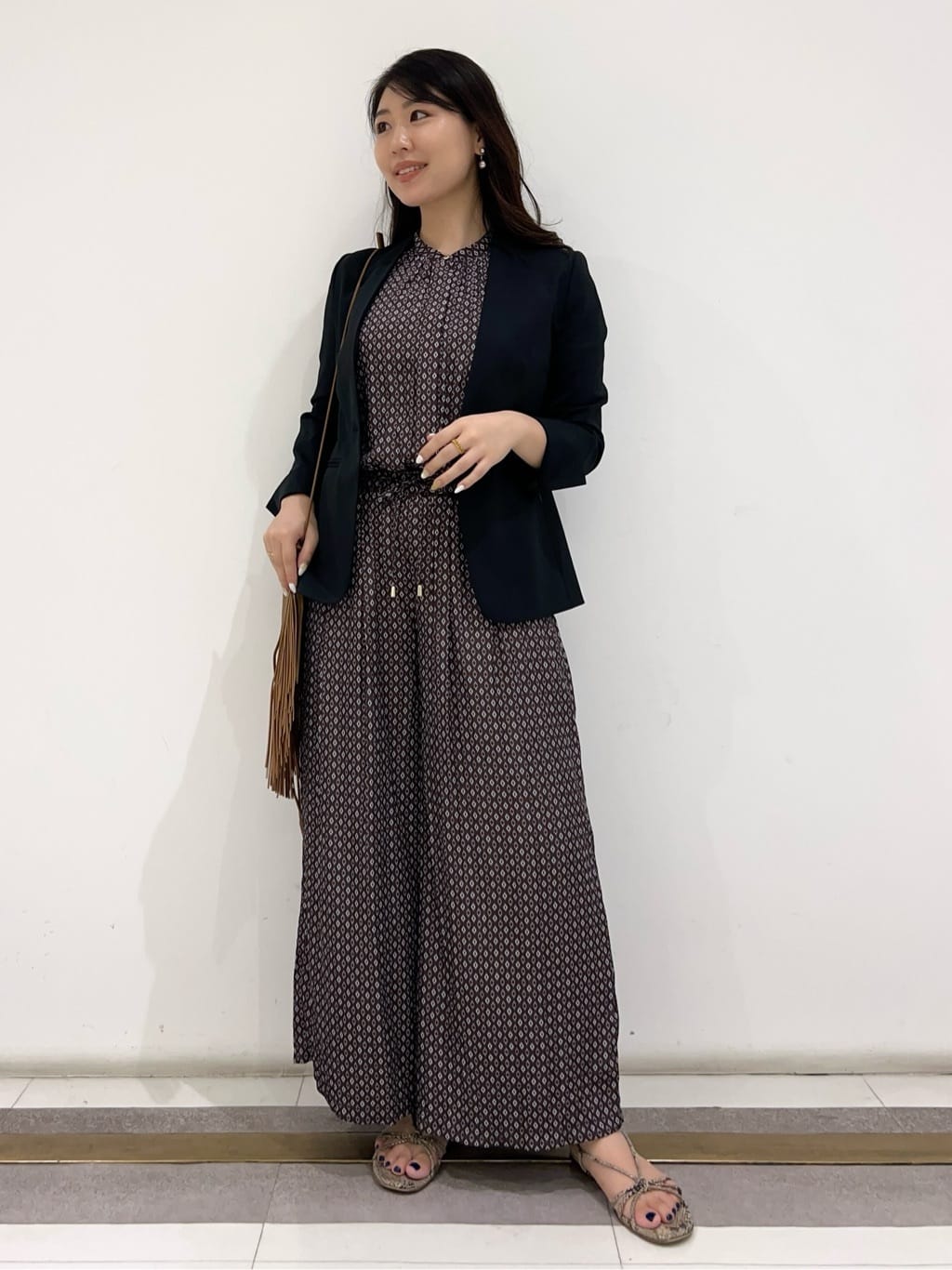 YURIさんの「UNTITLED｜【洗える通勤スーツ】レジェールギャバ　ストレッチカラーレスジャケット」を使ったコーディネート