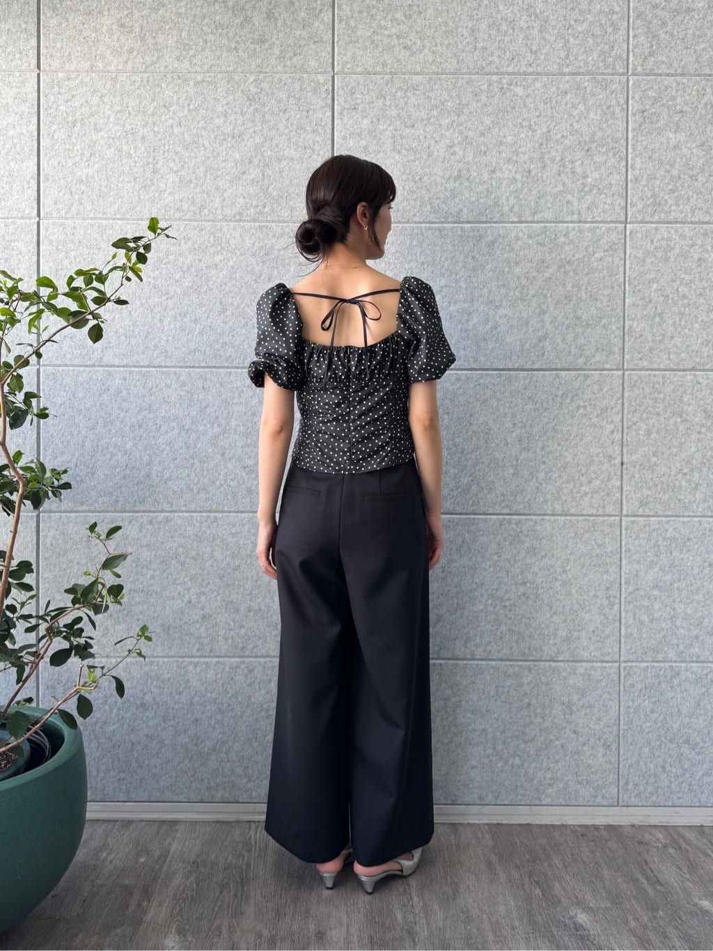uchi__yamaさんの「CODE A｜polka dot blouse」を使ったコーディネート