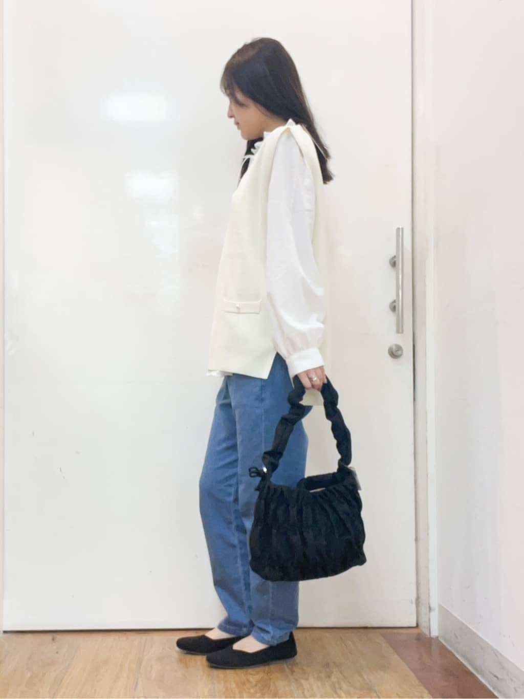 sakiさんの「SHOO･LA･RUE｜◆【洗える/SS-3L/美脚シルエット】アクティブ派のデニム イージーテーパードパンツ」を使ったコーディネート