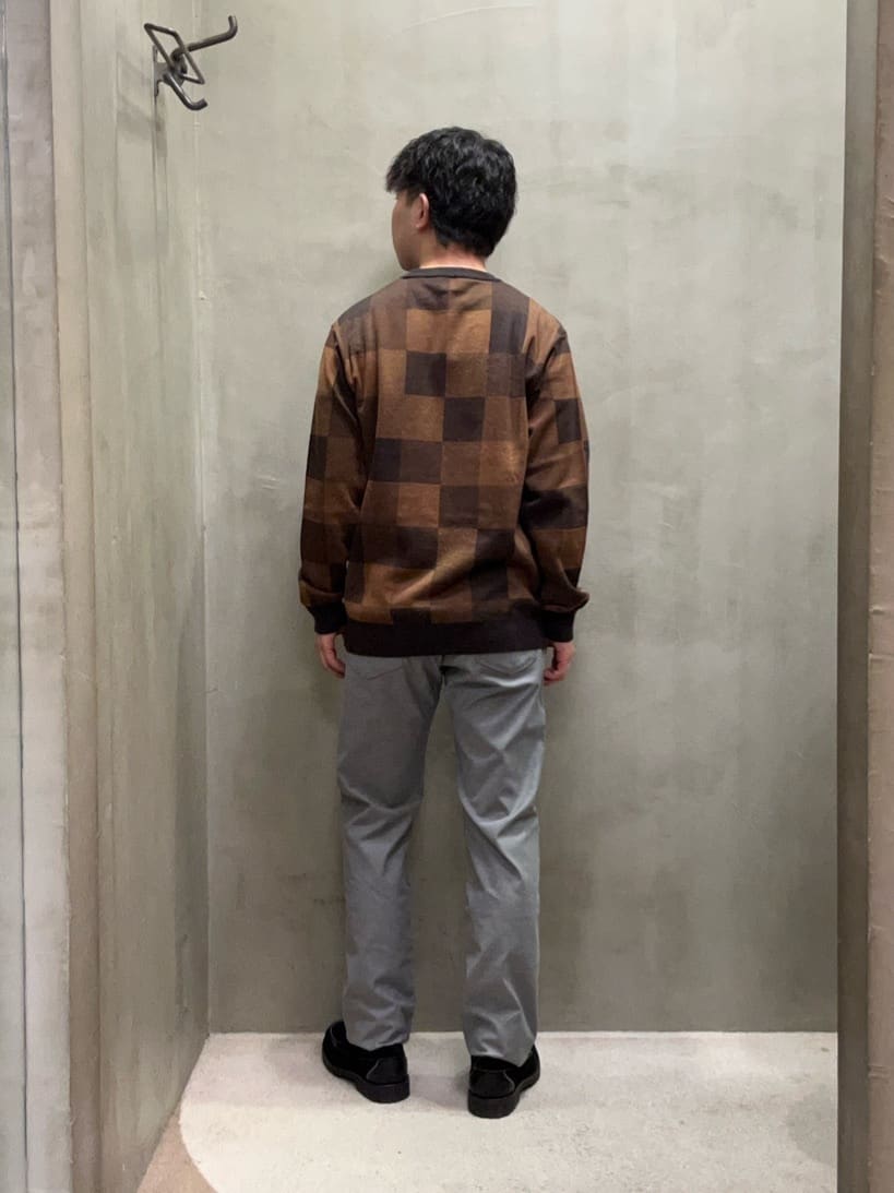 コウノ モトヤさんの「TAKEO KIKUCHI｜【Made in JAPAN】播州織 ストレッチ パンツ」を使ったコーディネート