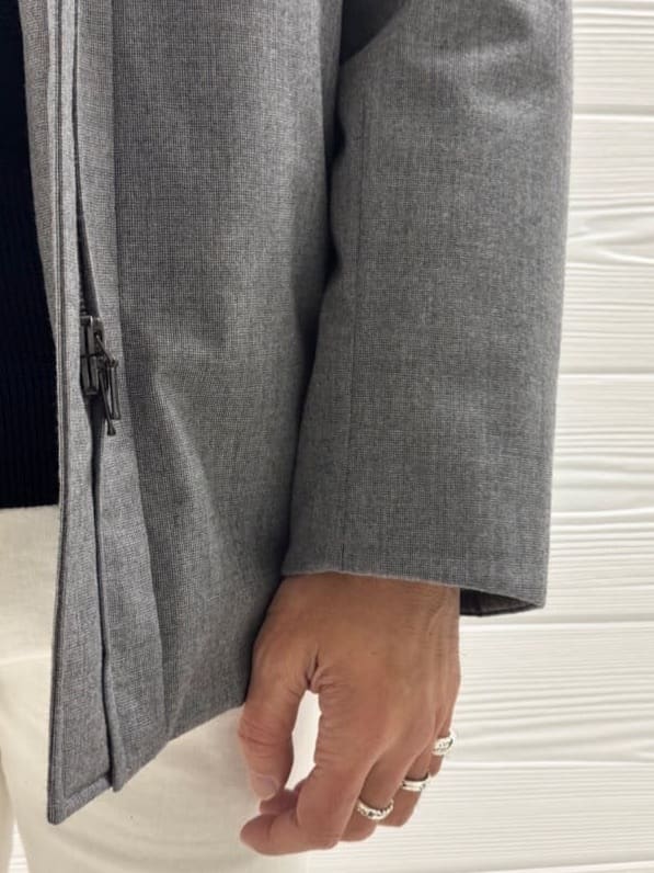 井出恭輔さんの「TAKEO KIKUCHI｜【Sサイズ～】ストレッチ デニム パンツ」を使ったコーディネート