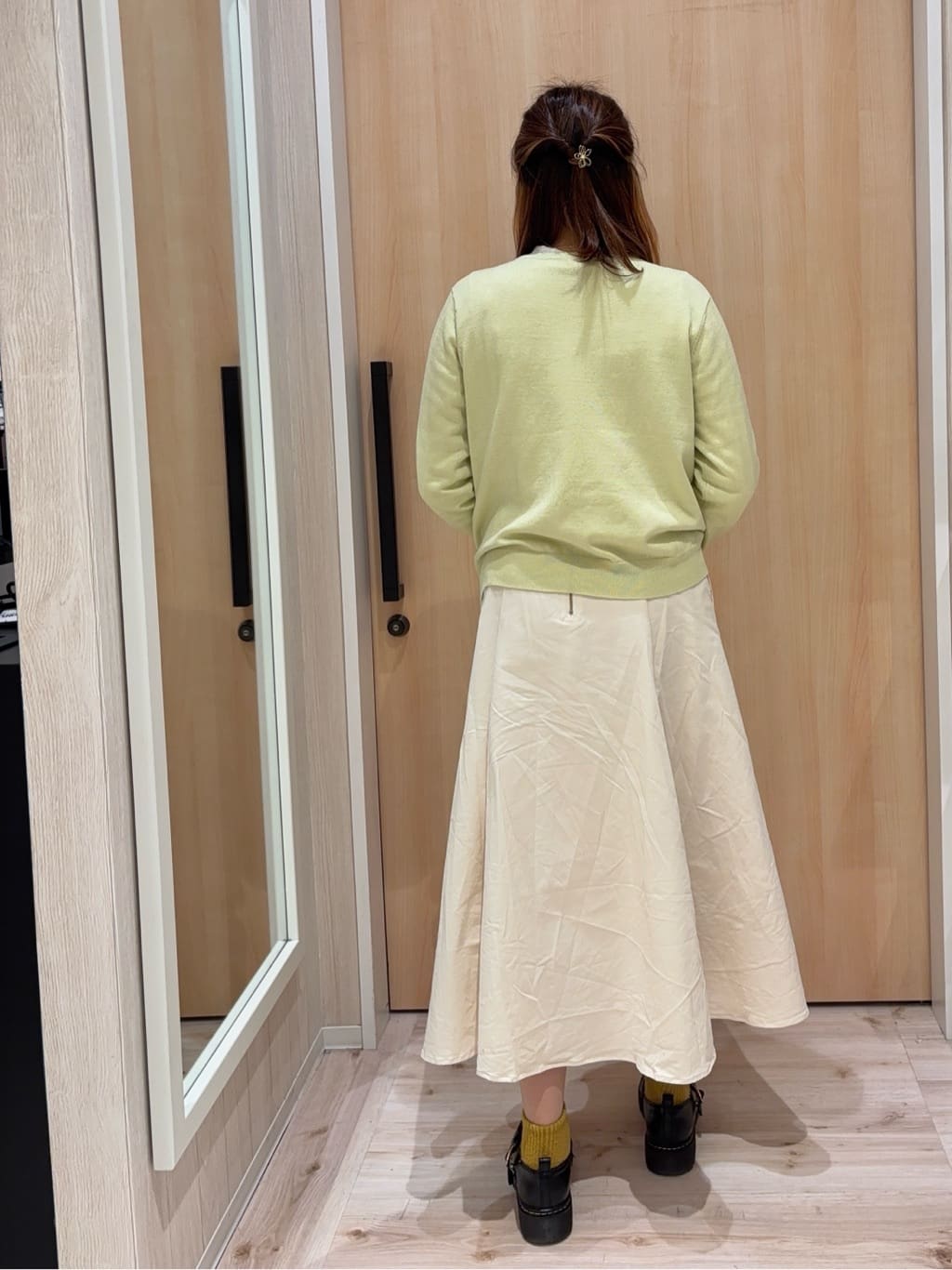 haruさんの「SHOO･LA･RUE｜◆女性らしさを惹き立てる ZIP使いフレアスカート」を使ったコーディネート