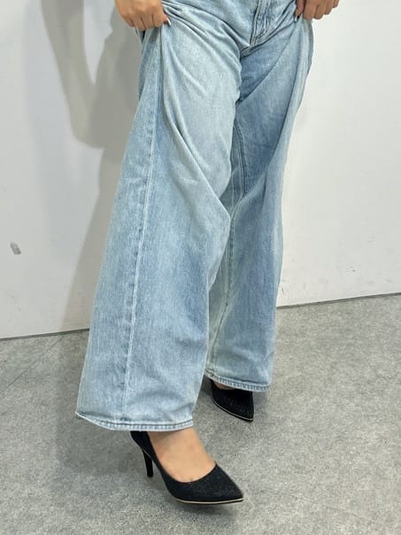 Nonさんの「ESPERANZA｜【12時間パンプス】約8.5?／ラメ素材　歩きやすくて疲れにくい」を使ったコーディネート