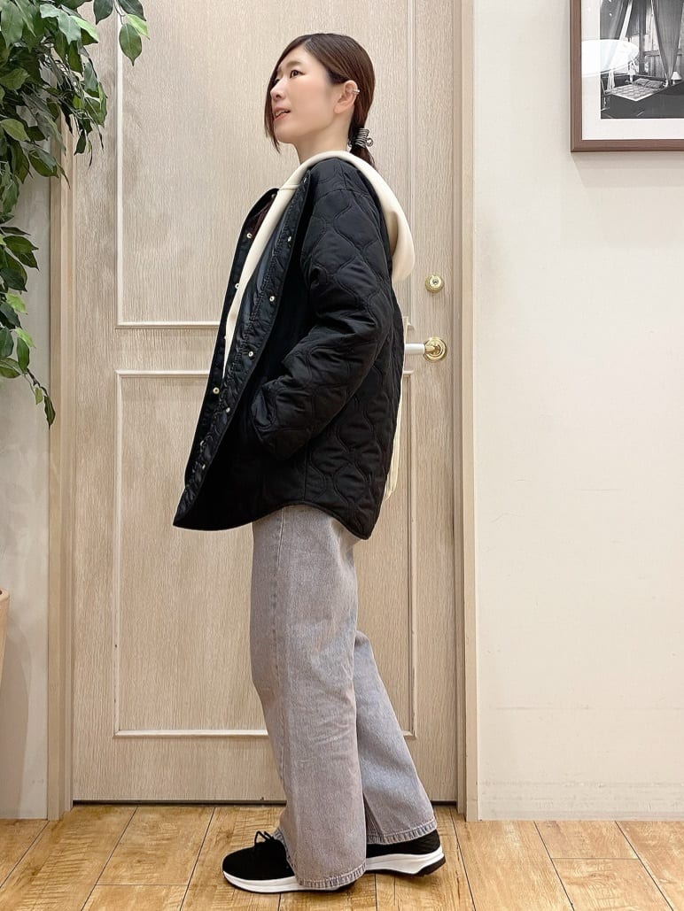 みぞさんさんの「SHOO･LA･RUE｜◆【S-LL】ロゴの立体感が魅力 ブラシ刺繍ロンT」を使ったコーディネート
