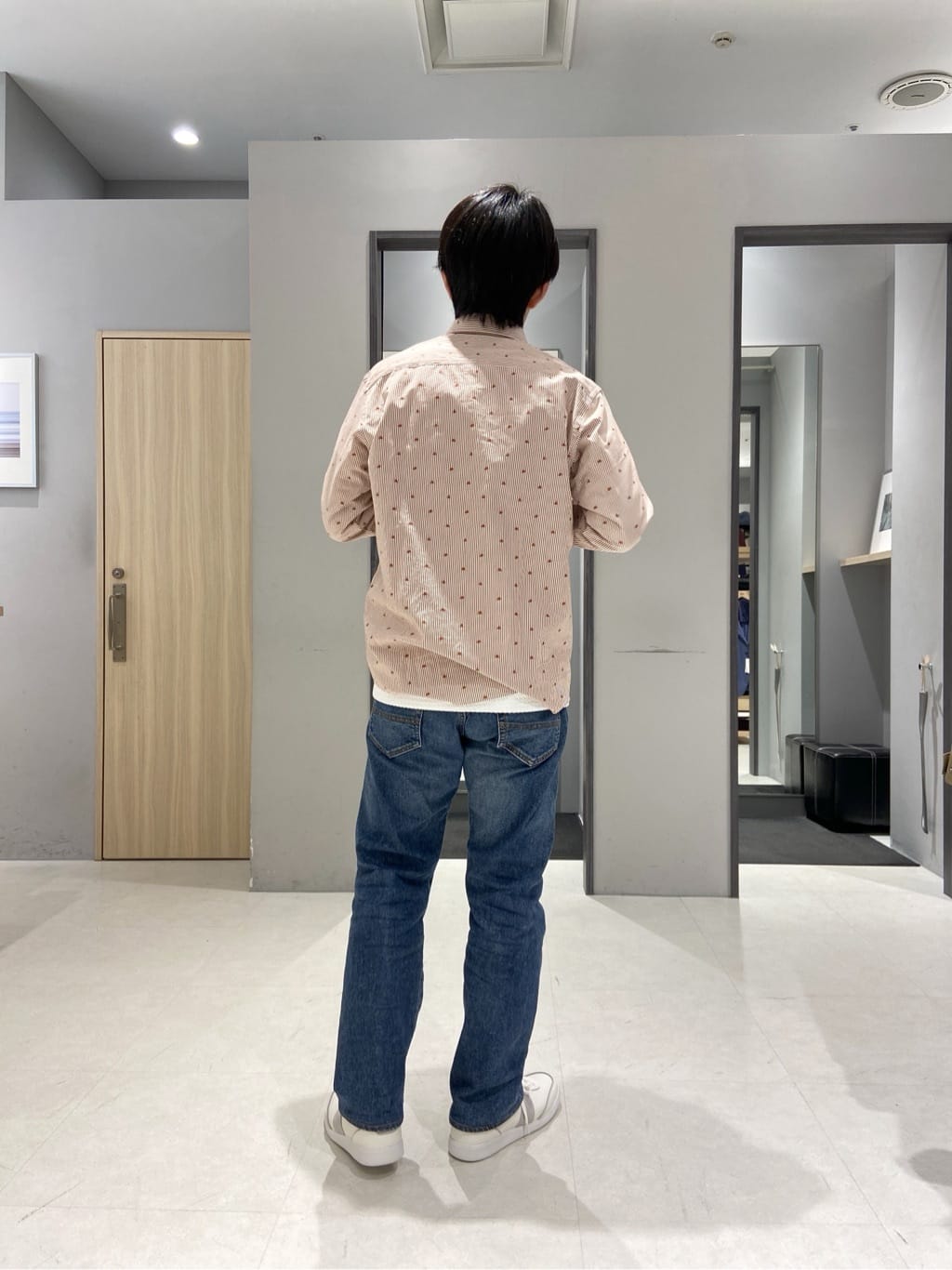 わいずみさんの「TAKEO KIKUCHI｜ハットモチーフ ジャカード ストライプ シャツ」を使ったコーディネート