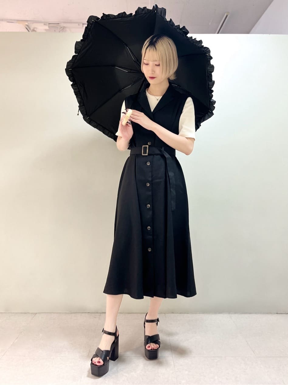 myさんの「ESPERANZA｜【折りたたみ/晴雨兼用】遮光率100％！ワンタッチ開閉 フリル折りたたみ日傘」を使ったコーディネート