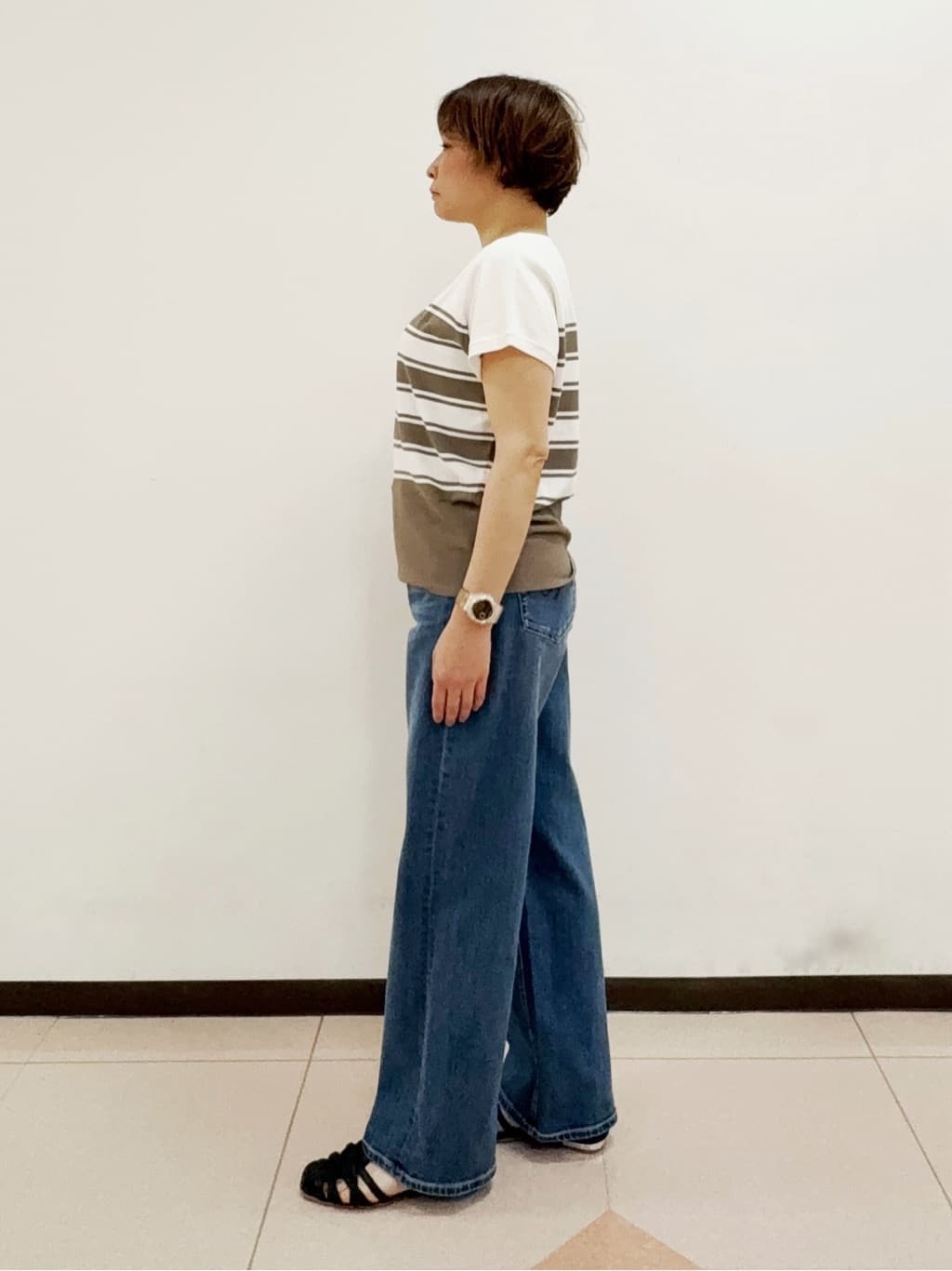 SAOさんの「INDIVI｜【褒められデニム】ワイドストレート デニムパンツ」を使ったコーディネート