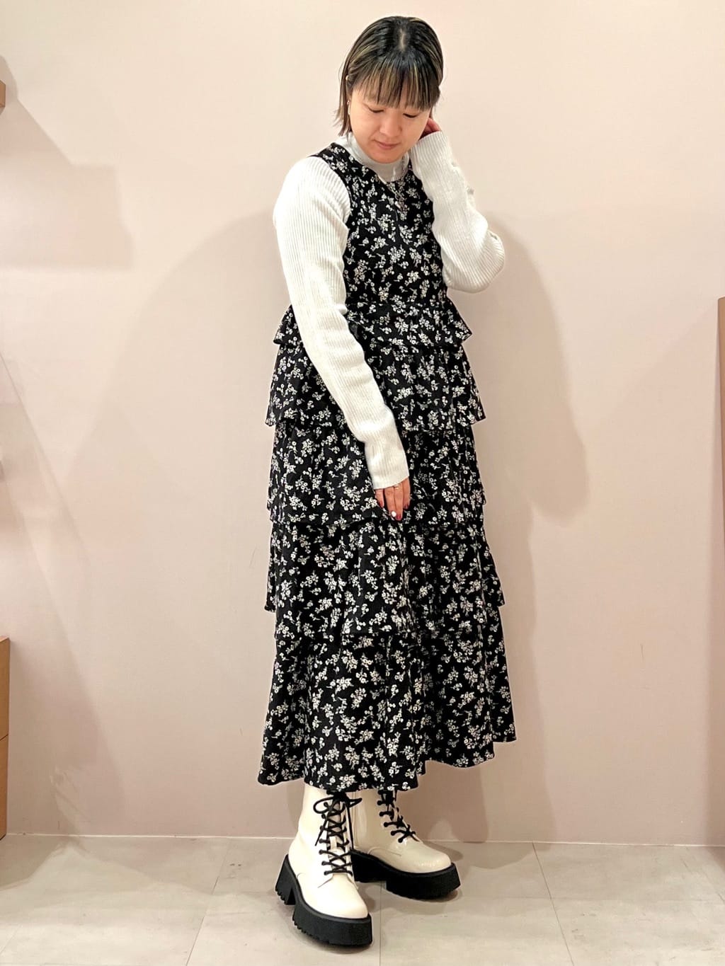 TAKAさんの「ESPERANZA｜【晴雨兼用】レースアップレインブーツ」を使ったコーディネート