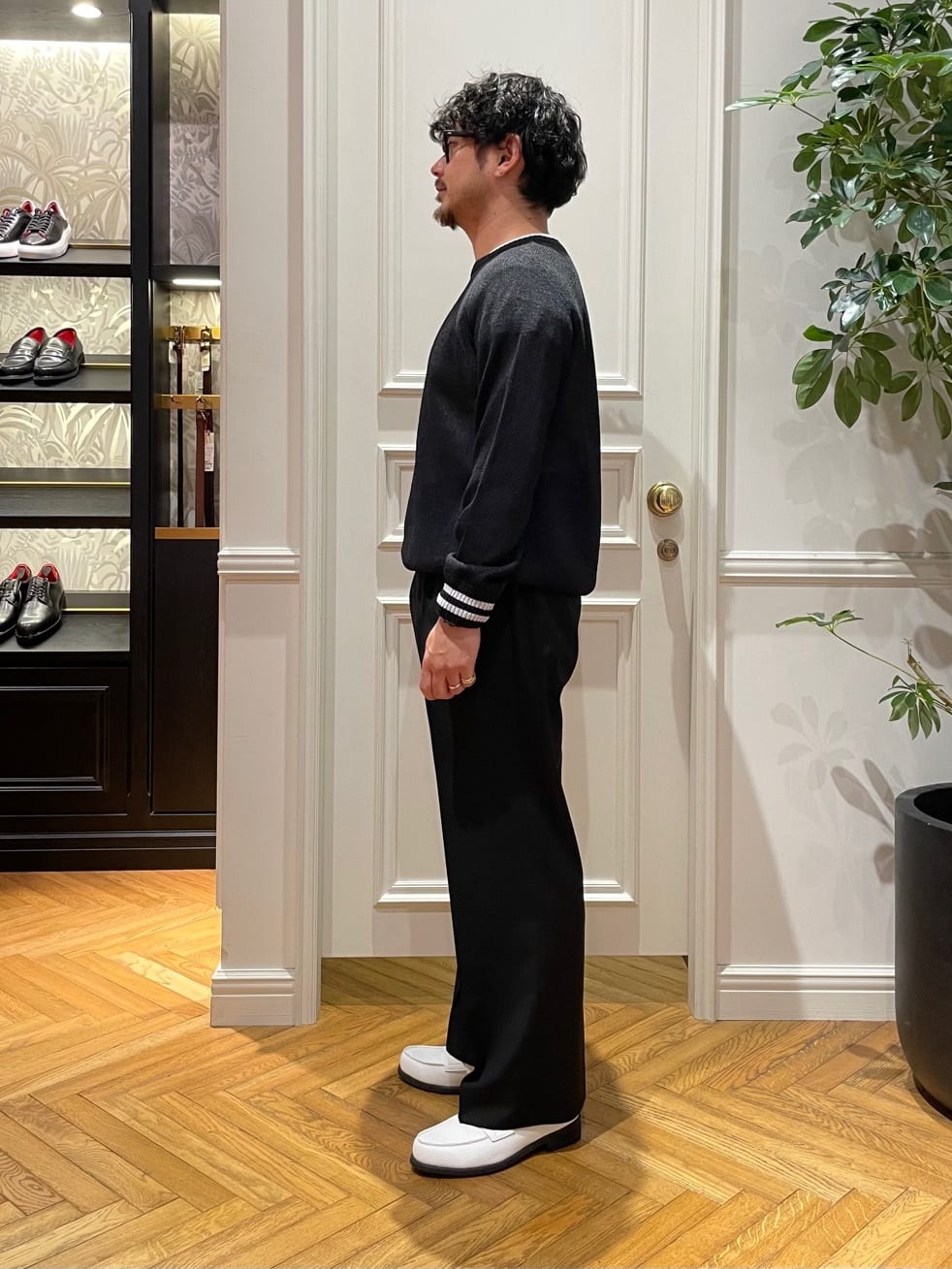 鶴田大士さんの「DRESSTERIOR｜【撥水加工/Safari5月号掲載】ローファー」を使ったコーディネート