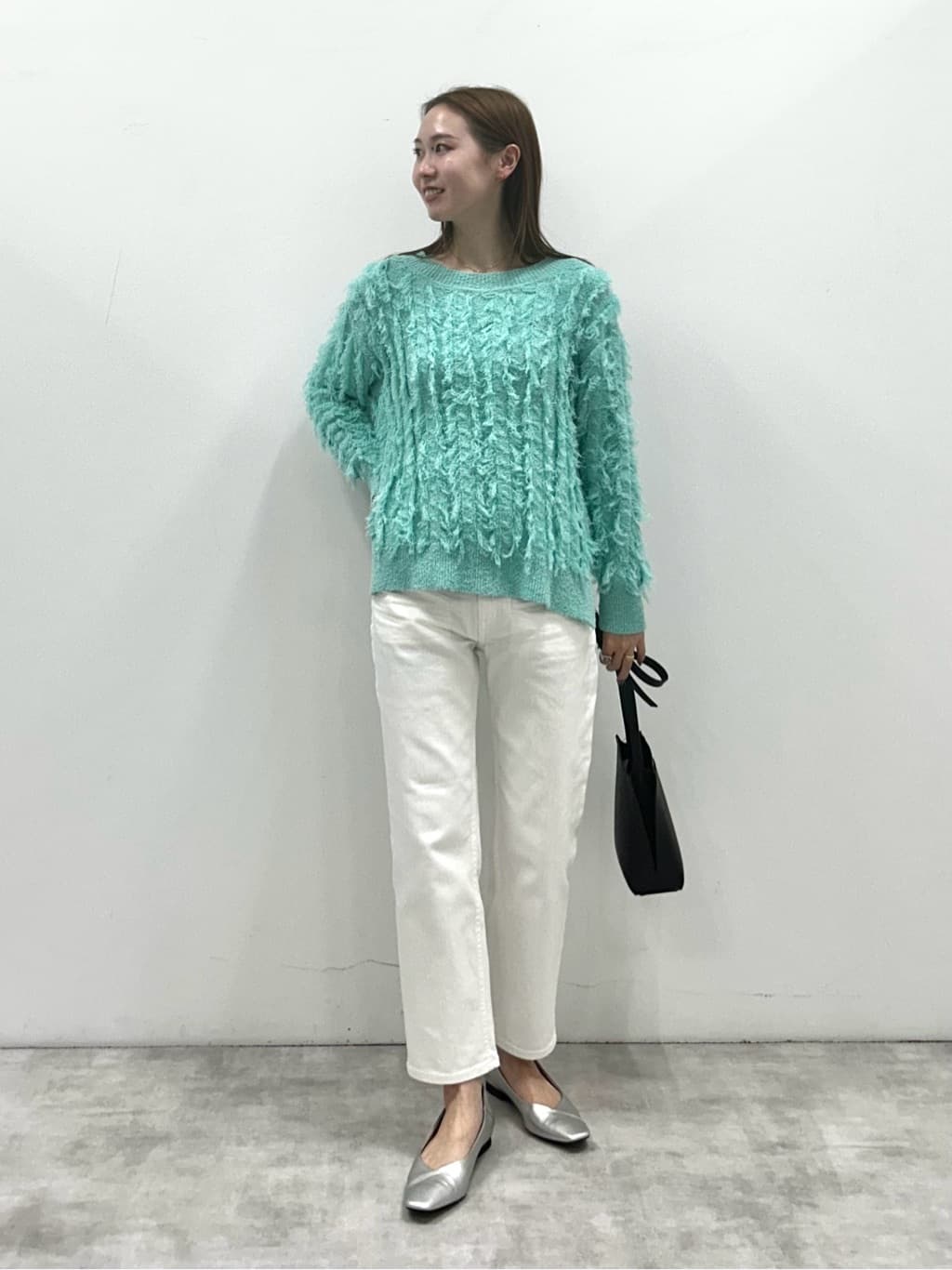 mitsukiさんの「INDIVI｜【褒められデニム】スリムストレート デニムパンツ」を使ったコーディネート