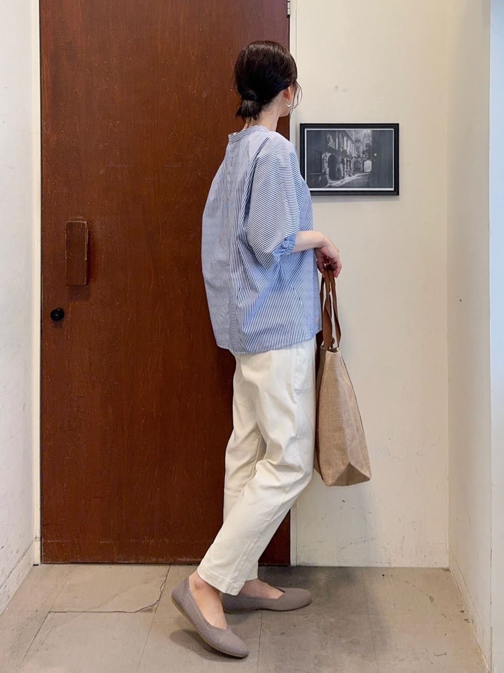 𝐇𝐢𝐫𝐨𝐦𝐢さんの「SHOO･LA･RUE｜【SS-3L/無理せずスリム】 ぐんぐん伸びる イージーテーパードパンツ」を使ったコーディネート