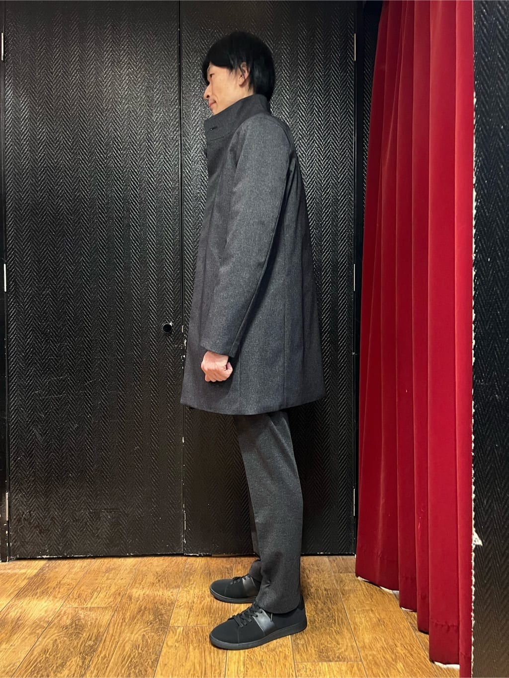  matsuさんの「TAKEO KIKUCHI｜【Sサイズ～】メランジ ストレッチ ジャージー スラックス」を使ったコーディネート