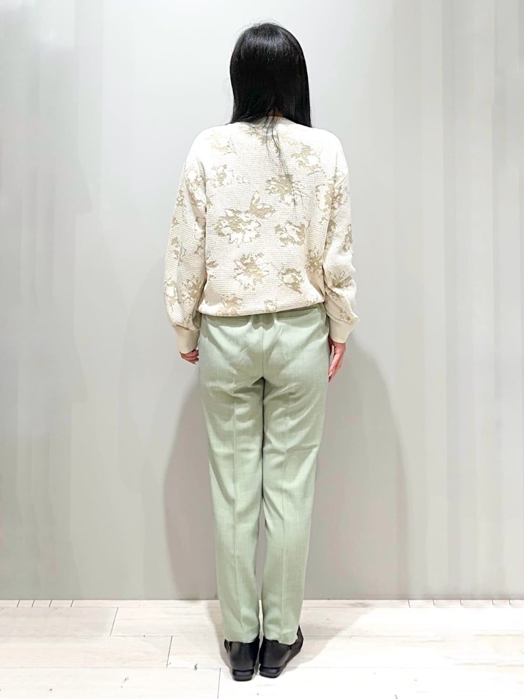 Iguさんの「THE SHOP TK｜◆花柄ジャカードニット【洗濯機OK】」を使ったコーディネート