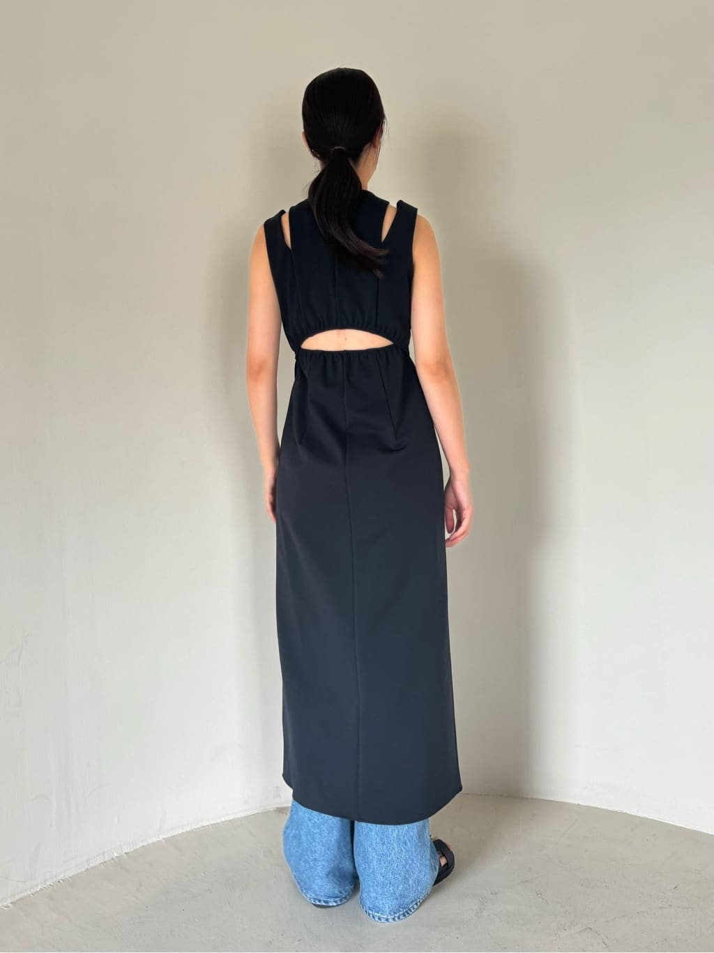 uchi__yamaさんの「CODE A｜slit jersey dress」を使ったコーディネート