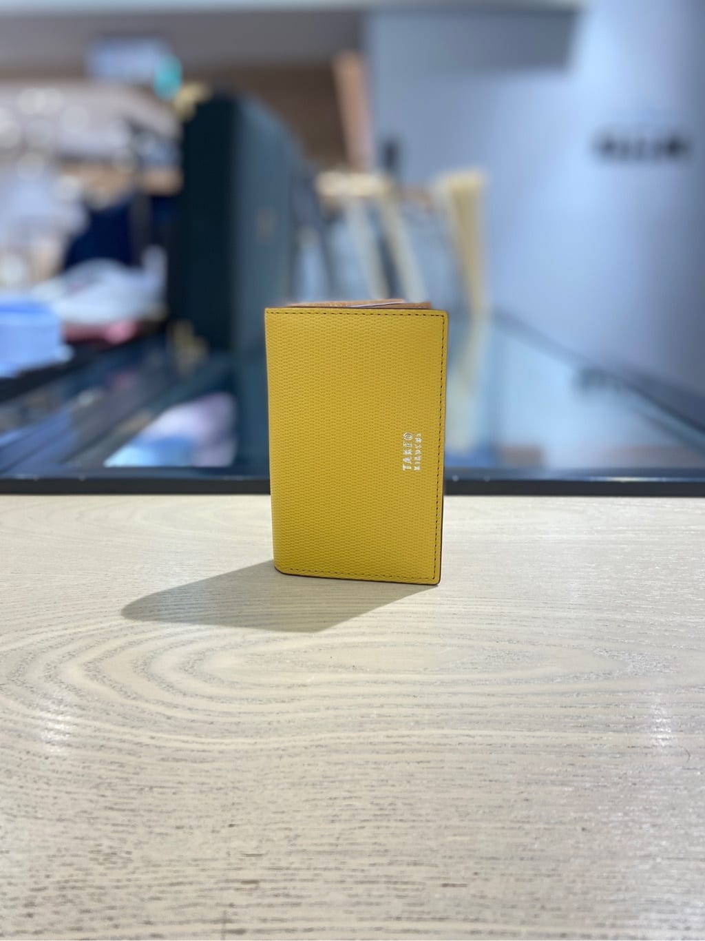わいずみさんの「TAKEO KIKUCHI｜【ソフト＆ナチュラル】ミニメッシュ レザー 名刺入れ」を使ったコーディネート