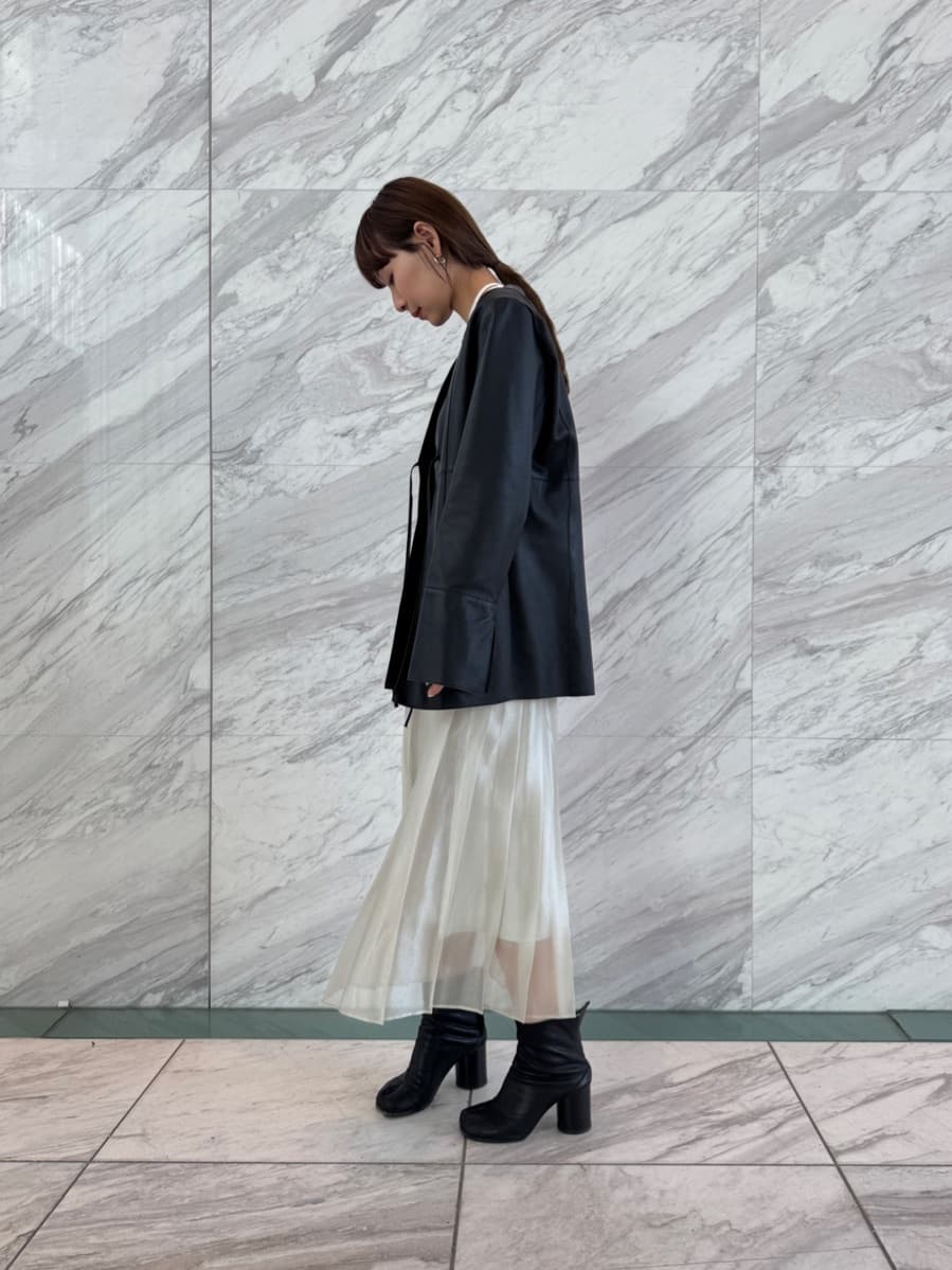 designer yukaさんの「CODE A｜shiny sheer pleated skirt」を使ったコーディネート