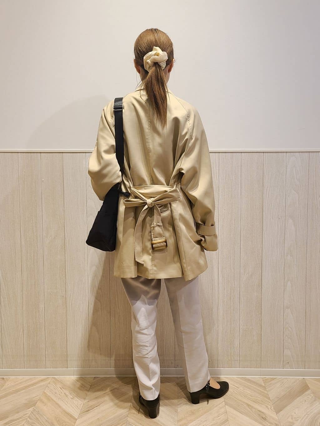 Suzuさんの「SHOO･LA･RUE｜◆【S-LL/防花粉/撥水】ミドル丈トレンチコート」を使ったコーディネート