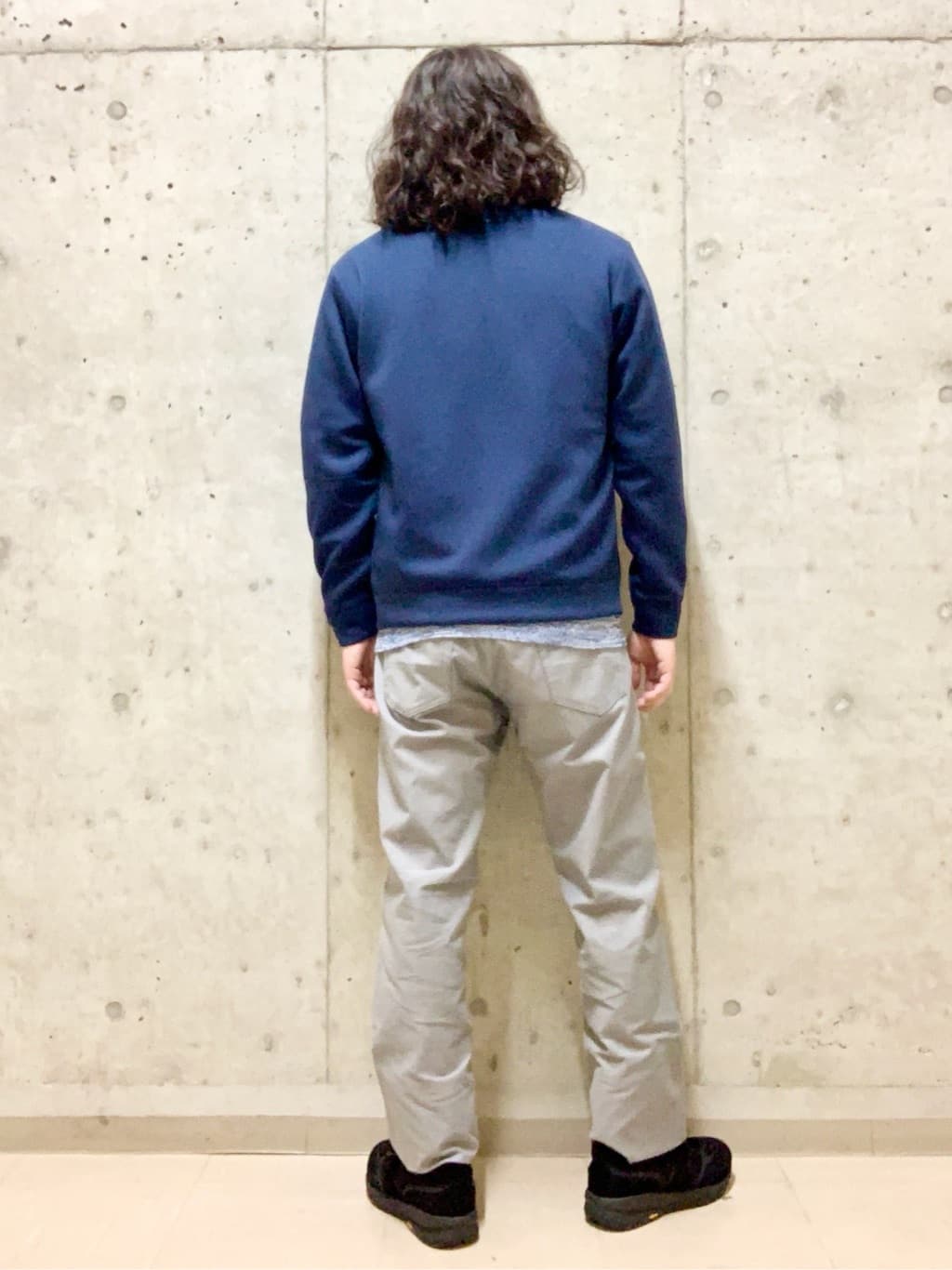 木村剛さんの「TAKEO KIKUCHI｜【Made in JAPAN】播州織 ストレッチ パンツ」を使ったコーディネート
