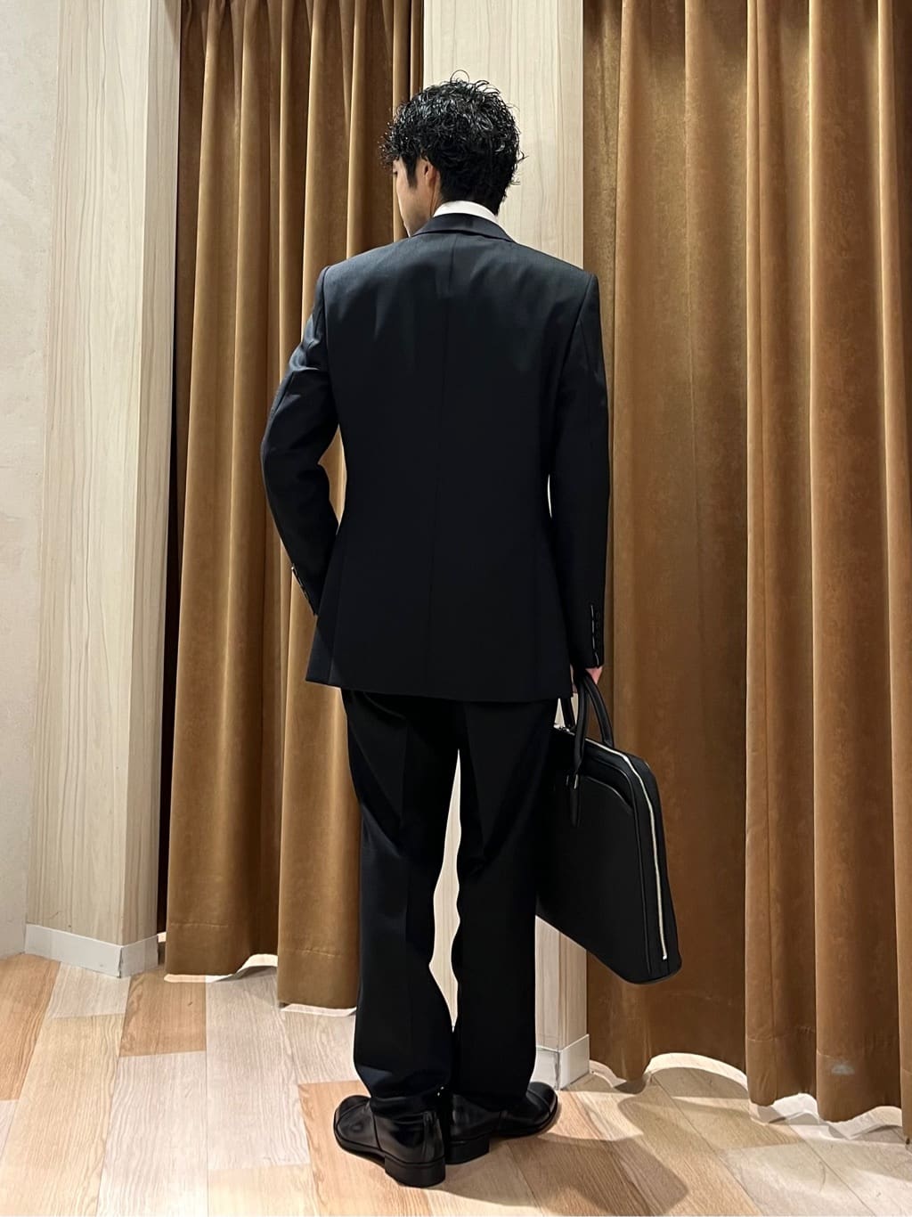URAさんの「TAKEO KIKUCHI｜【Made in JAPAN】ブロード レギュラーカラー ドレスシャツ」を使ったコーディネート