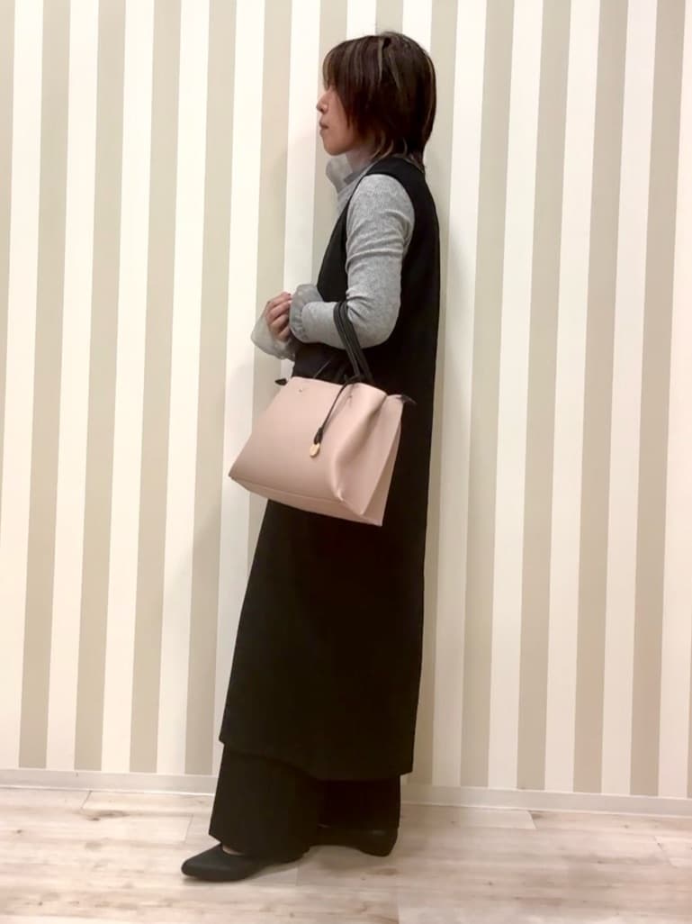 pieceさんの「SHOO･LA･RUE｜◆【軽量/2WAY】デイリーにも通勤にも ふわっと軽いトートバッグ」を使ったコーディネート