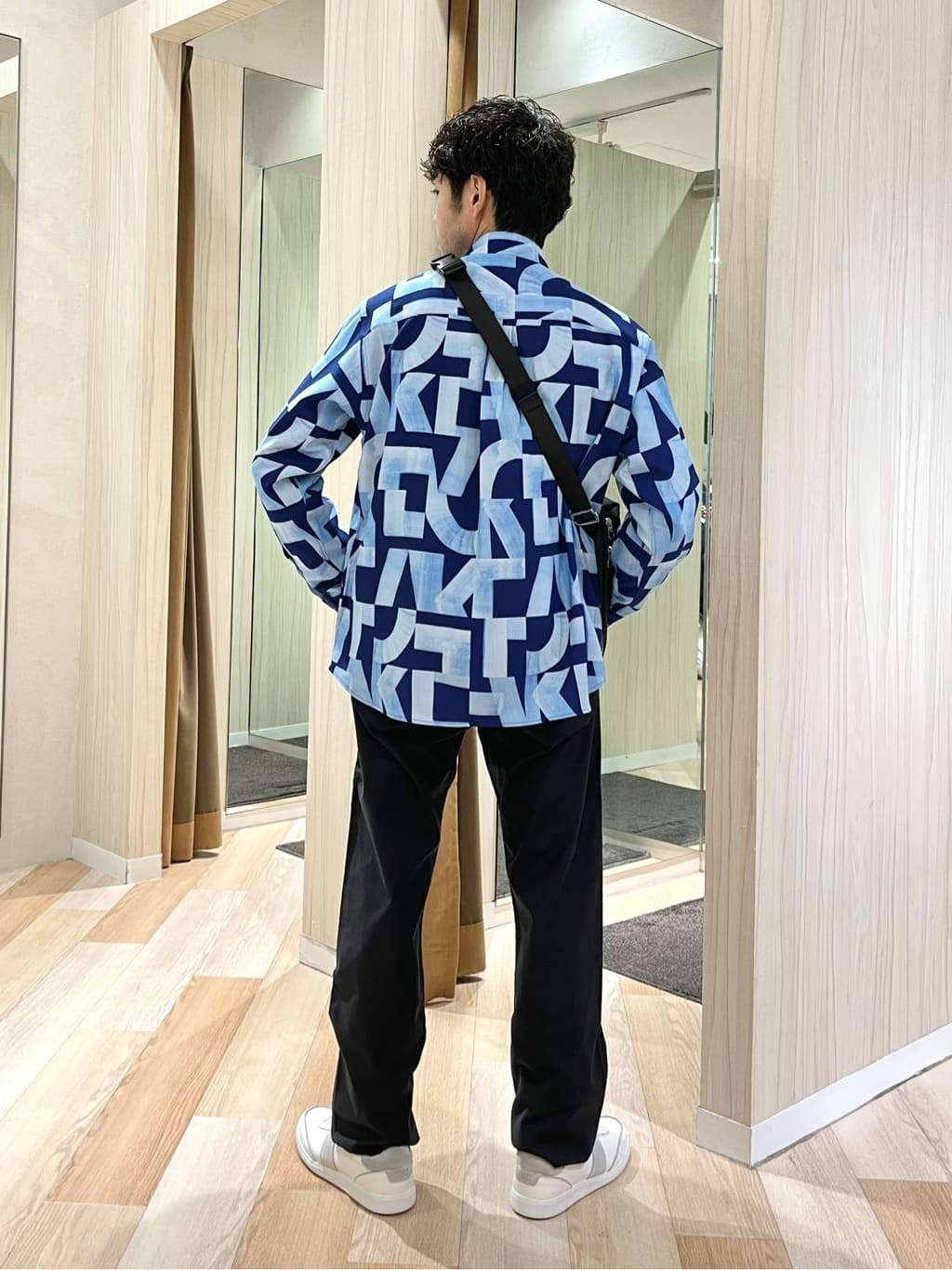 URAさんの「TAKEO KIKUCHI｜【Made in JAPAN】播州織 ストレッチ パンツ」を使ったコーディネート