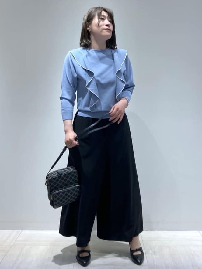 関根さんの「Reflect｜◆ラッフルフリルプルオーバーニット」を使ったコーディネート