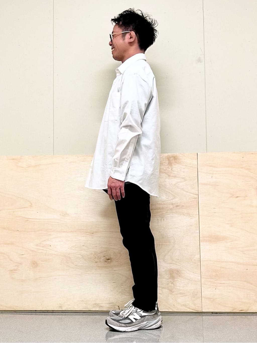 KENJI Iさんの「THE SHOP TK｜【オールシーズン穿ける！】7DAYSストレッチへリンボンパンツ　ON&hArr;OFF兼用」を使ったコーディネート