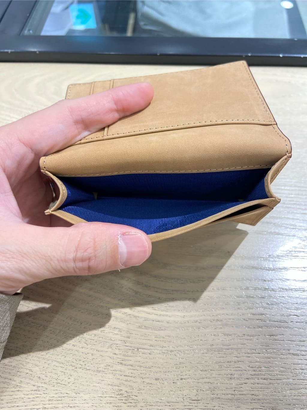 わいずみさんの「TAKEO KIKUCHI｜【ソフト＆ナチュラル】ミニメッシュ レザー 名刺入れ」を使ったコーディネート