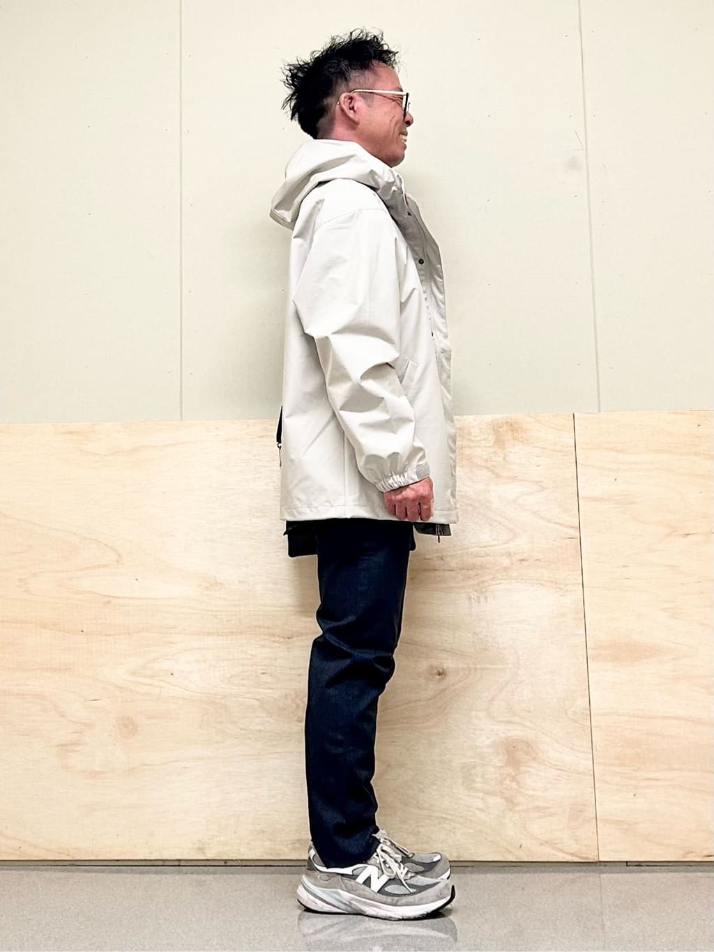 KENJI Iさんの「THE SHOP TK｜【オールシーズン穿ける！】7DAYSストレッチへリンボンパンツ　ON&hArr;OFF兼用」を使ったコーディネート