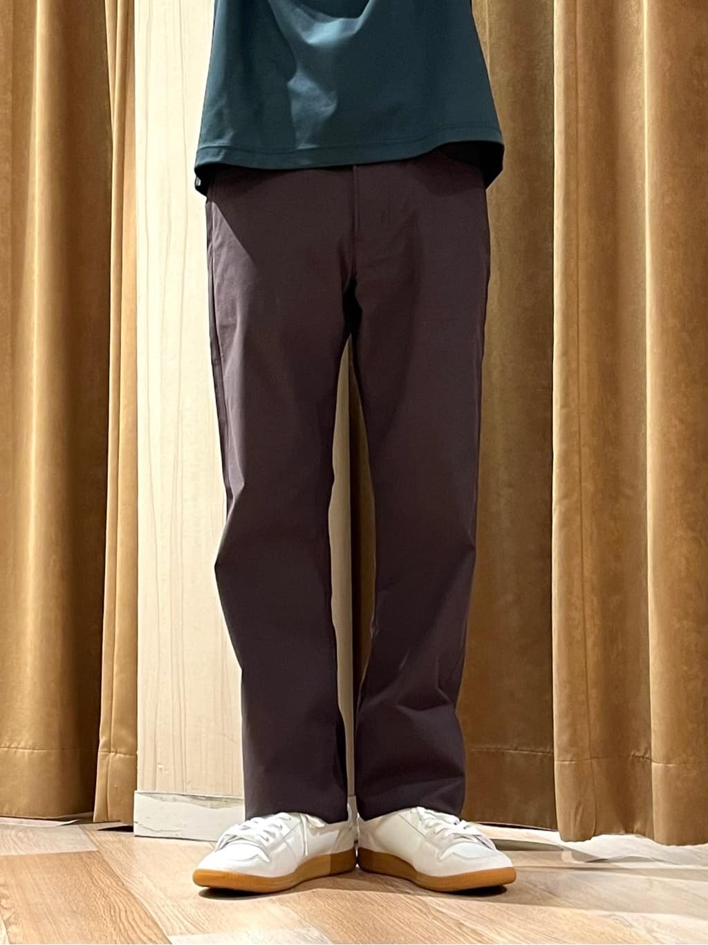 URAさんの「TAKEO KIKUCHI｜【Made in JAPAN】播州織 ストレッチ パンツ」を使ったコーディネート