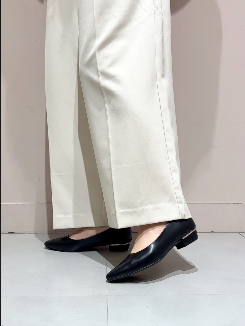 RINAさんの「ESPERANZA｜《定番》晴雨兼用クッションフラットパンプス」を使ったコーディネート