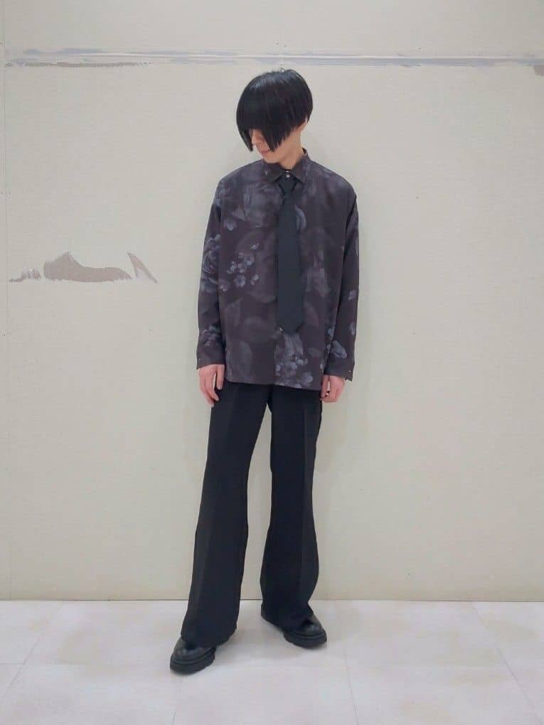 KENさんの「tk.TAKEO KIKUCHI｜◆【ネクタイ付】フラワープリントシャツ」を使ったコーディネート