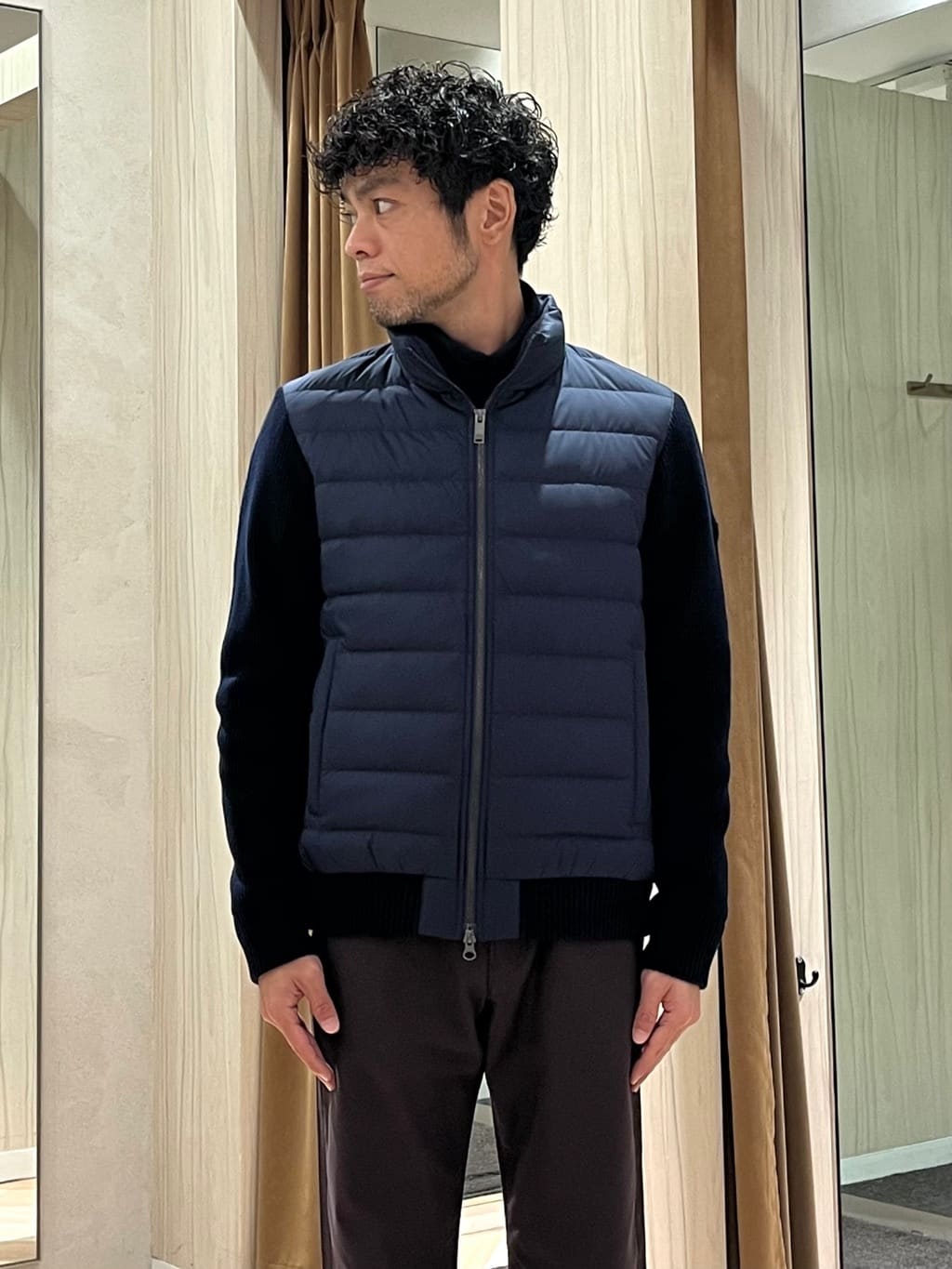 URAさんの「TAKEO KIKUCHI｜【Made in JAPAN】播州織 ストレッチ パンツ」を使ったコーディネート