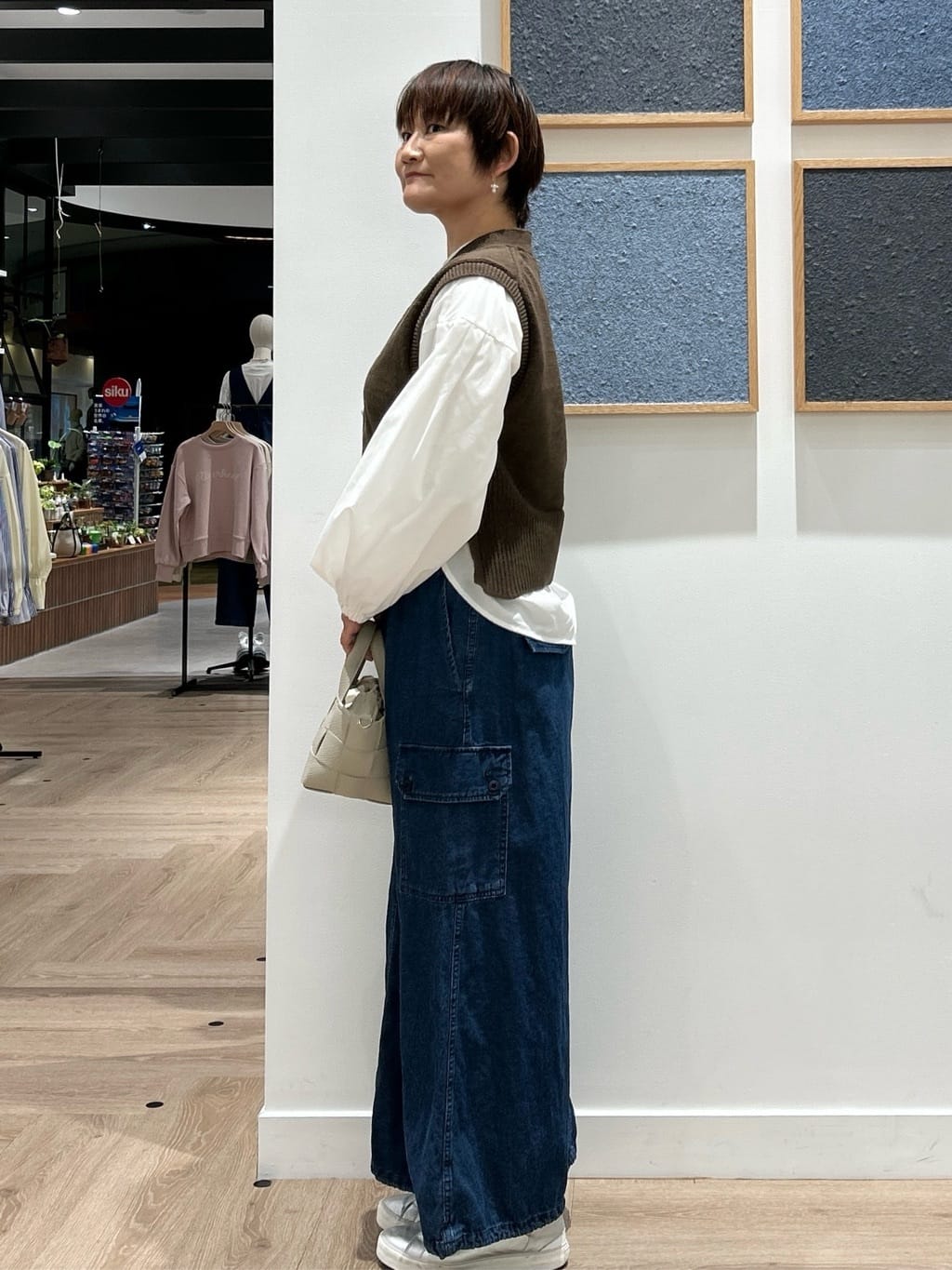 rairaiさんの「Dessin｜◆【洗える】パール調ボタン付きニットジレ」を使ったコーディネート
