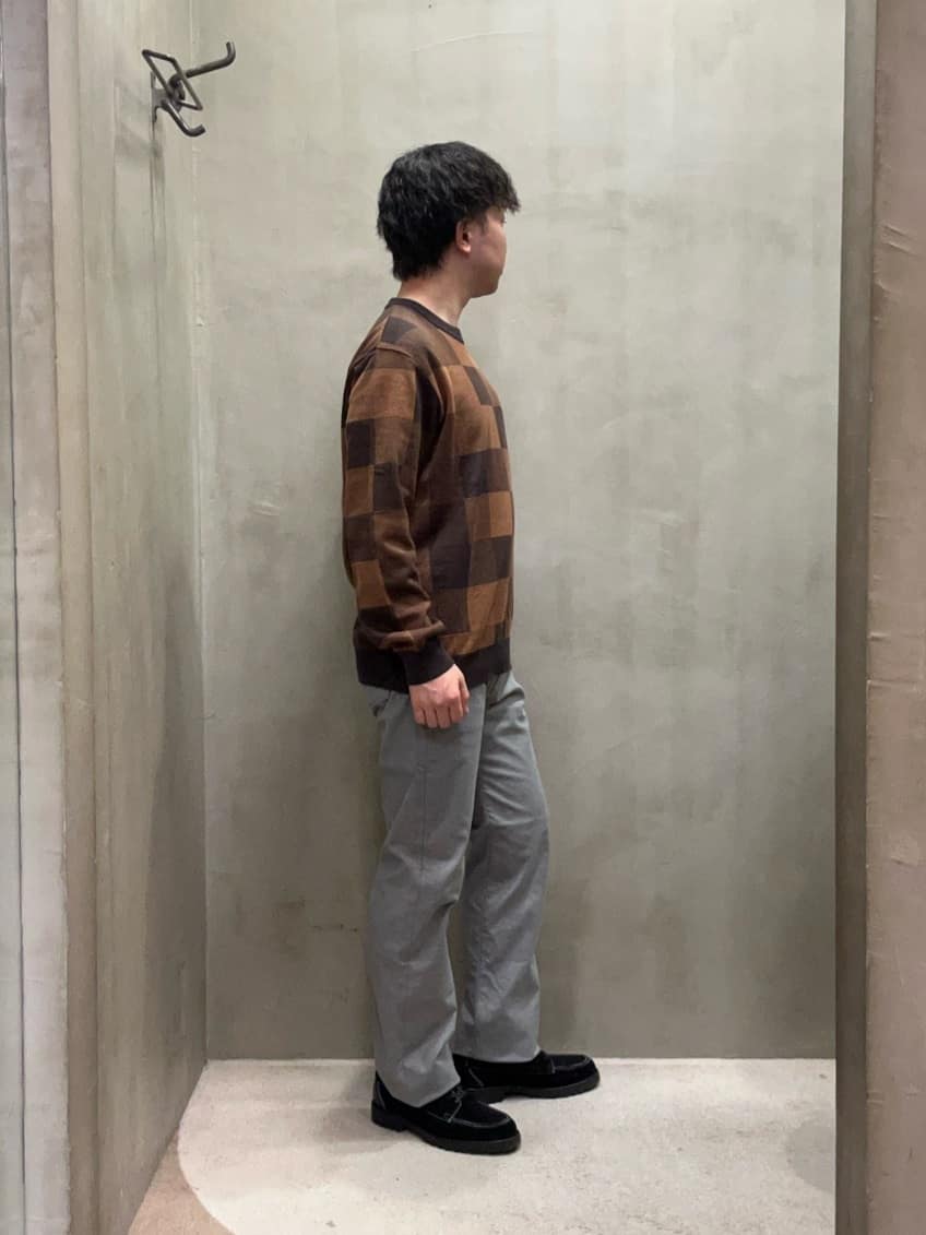 コウノ モトヤさんの「TAKEO KIKUCHI｜【Made in JAPAN】播州織 ストレッチ パンツ」を使ったコーディネート