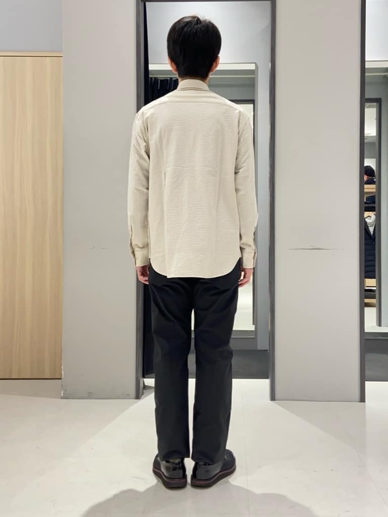 わいずみさんの「TAKEO KIKUCHI｜【Made in JAPAN】播州織 ストレッチ パンツ」を使ったコーディネート