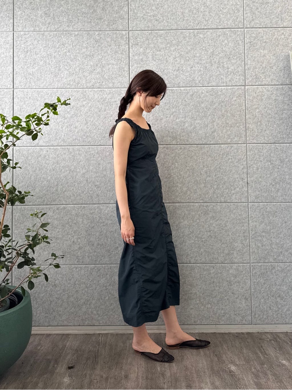 uchi__yamaさんの「CODE A｜sporty gathered dress」を使ったコーディネート