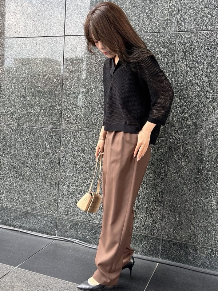 R.Kさんの「UNTITLED｜◆【オンオフ使える/セットアップ可能】トロピカルウール カーブテーパードパンツ」を使ったコーディネート