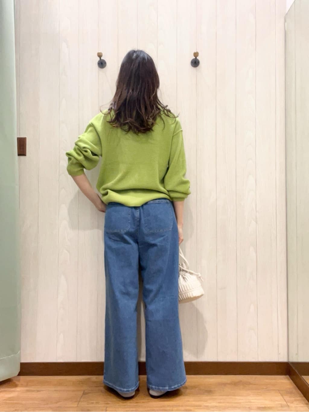 カンチャンさんの「SHOO･LA･RUE｜◆【洗える/S-LL】ワッフル編みが魅力な ドロップショルダーニット」を使ったコーディネート