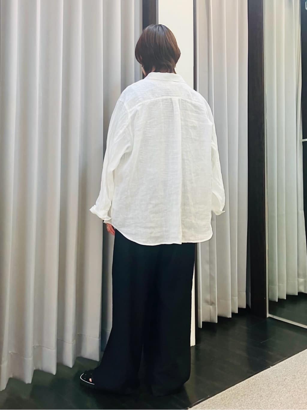 YUKIさんの「INDIVI｜【洗える／UVケア／SETUP可能】ドロストワイドパンツ」を使ったコーディネート